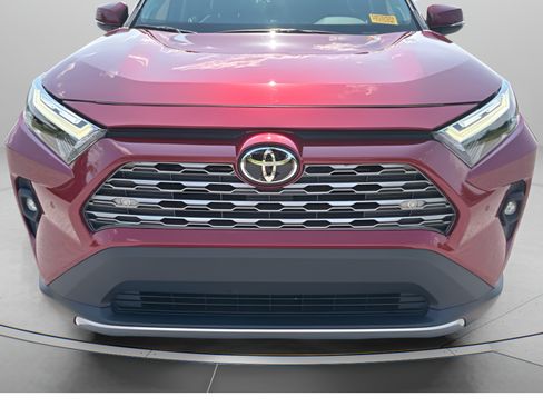 Used 2023 Toyota RAV4 Limited w/ Limited Grade Weather Package FWD image 4
