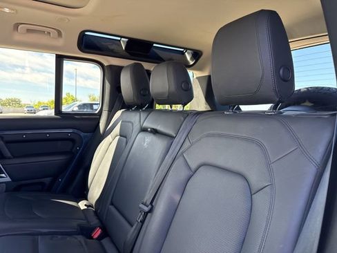 Used 2023 Land Rover Defender 110 S image 11