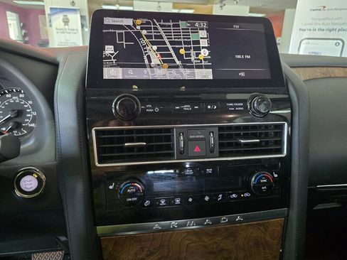 Used 2021 Nissan Armada SL w/ Captain's Chairs Package AWD/4WD image 33