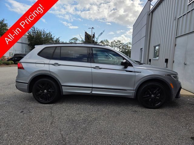 Used 2022 Volkswagen Tiguan SE R-Line FWD image 4