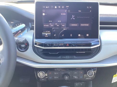 New 2026 Jeep Compass Limited image 12