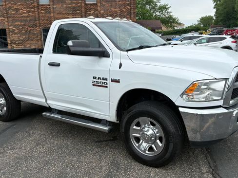 Used 2018 RAM 2500 Tradesman w/ Chrome Appearance Group AWD/4WD image 10