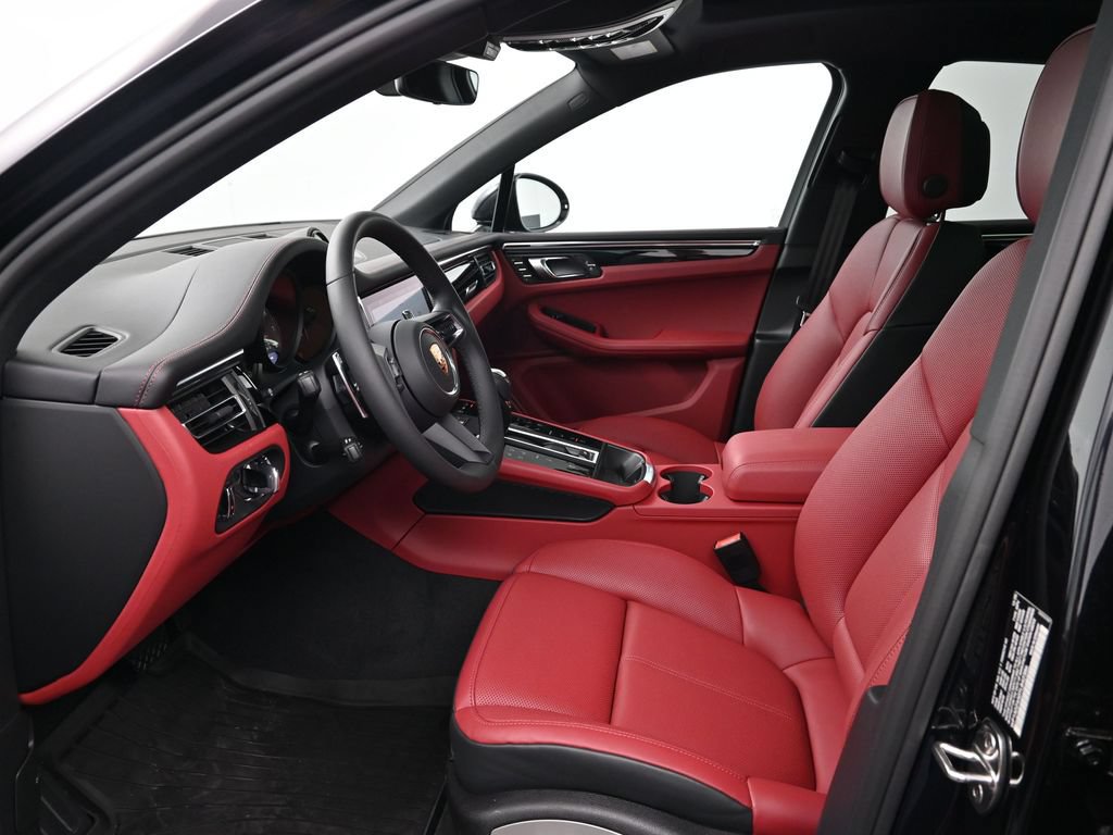 Certified 2026 Porsche Macan S AWD/4WD image 4