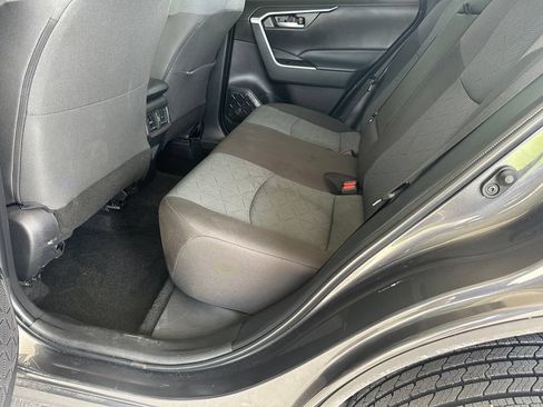 Used 2025 Toyota RAV4 XLE AWD/4WD image 30
