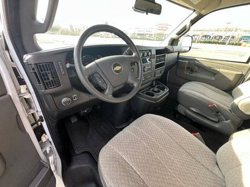 Used 2019 Chevrolet Express 3500 LT w/ LT Preferred Equipment Group RWD image 16
