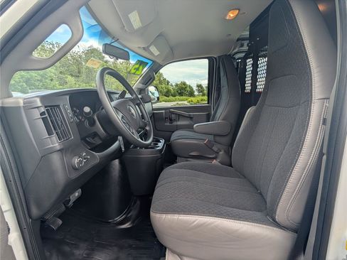 Used 2025 GMC Savana 2500 w/ Driver Convenience Package RWD image 14