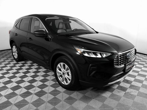 Used 2023 Ford Escape Active image 3
