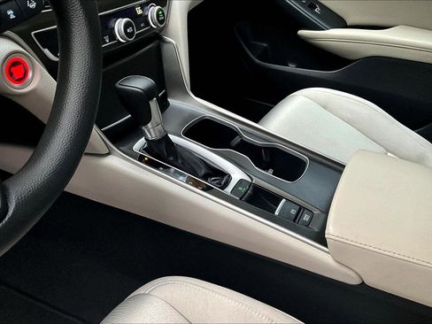Used 2019 Honda Accord LX image 14