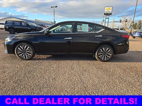 Used 2023 Nissan Altima 2.5 SV image 4