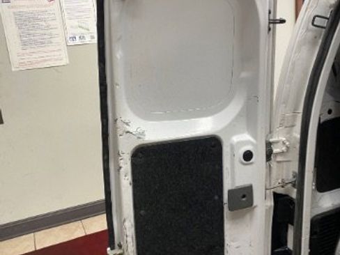 Used 2020 Nissan NV200 S image 17