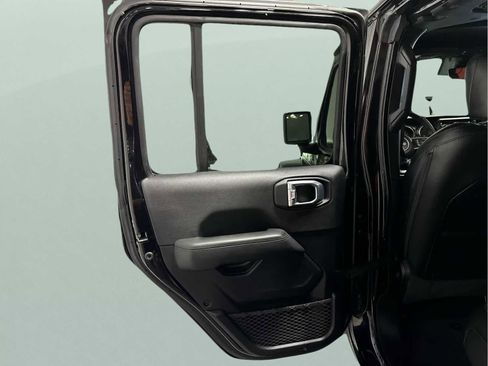 Used 2021 Jeep Wrangler Unlimited Sahara image 23