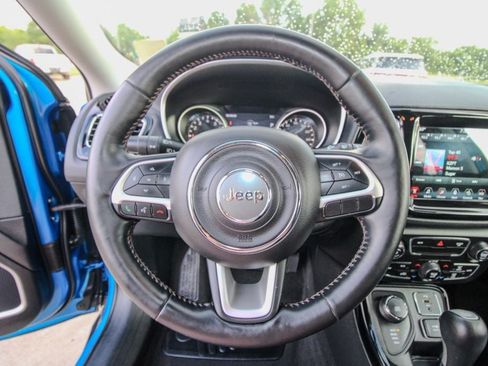 Used 2018 Jeep Compass Limited w/ Navigation Group AWD/4WD image 19