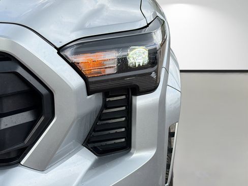 Used 2024 Toyota Tacoma SR5 image 9