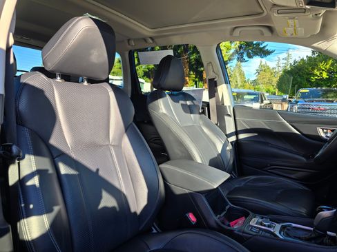 Used 2020 Subaru Forester Touring image 10