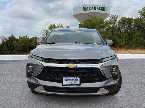 Used 2025 Chevrolet Blazer LT AWD/4WD image 2