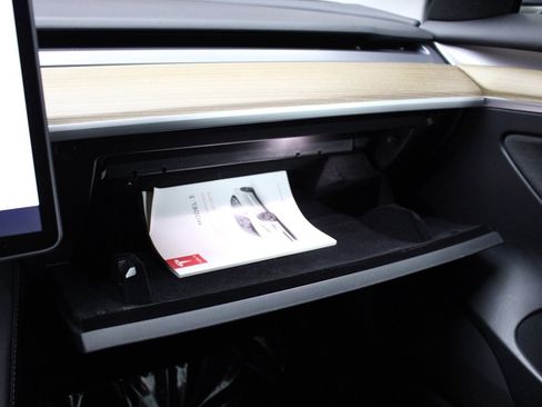 Used 2023 Tesla Model 3 Standard Range image 28