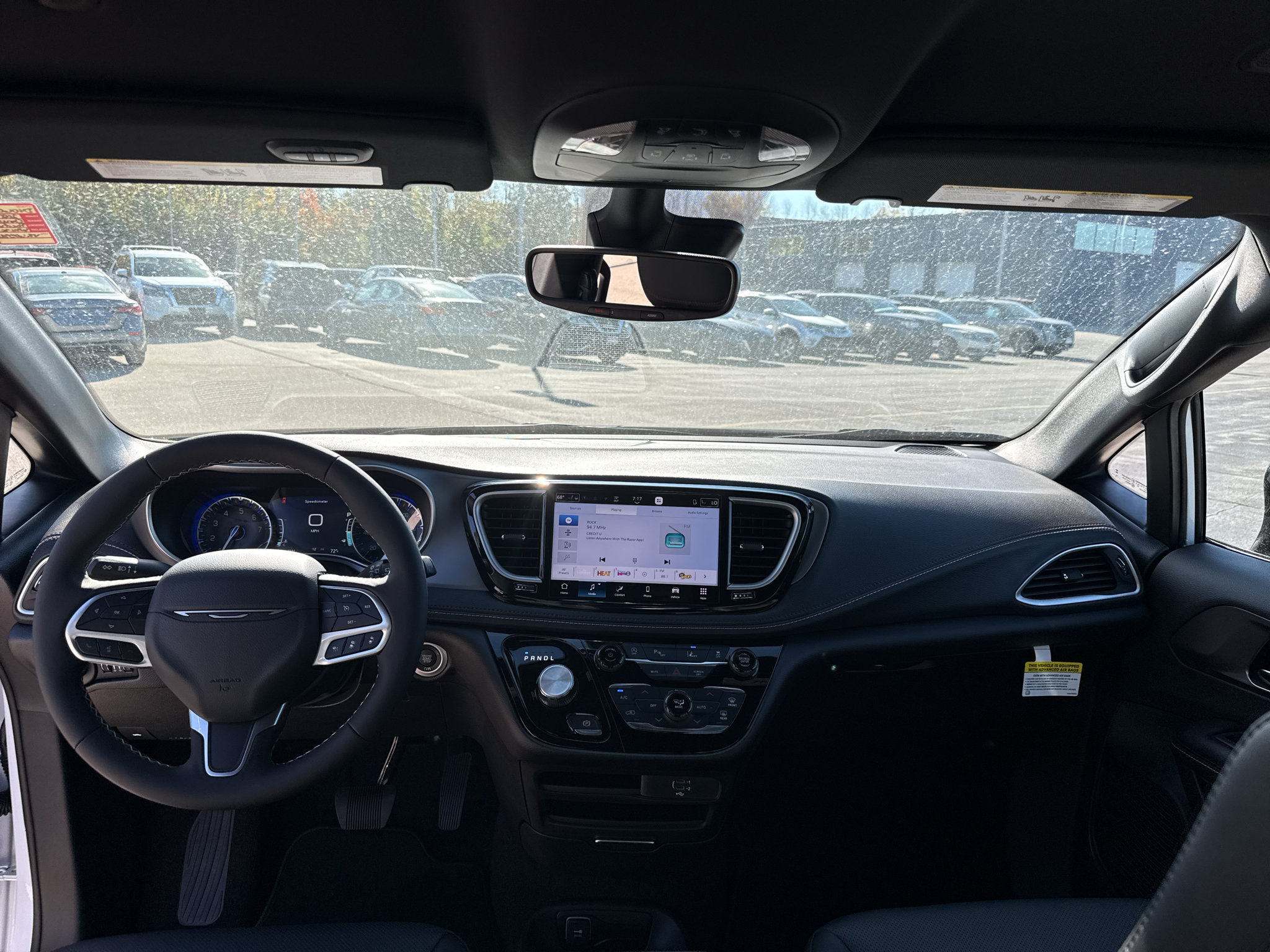 New 2027 Chrysler Pacifica Select AWD/4WD image 11