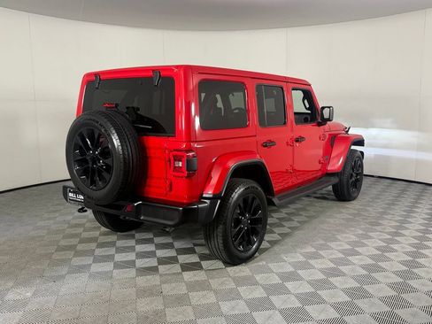 Used 2025 Jeep Wrangler Unlimited Sahara AWD/4WD image 8