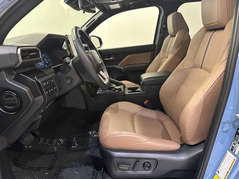 Used 2025 Toyota 4Runner Limited image 22