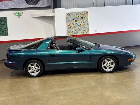 Used 1997 Pontiac Firebird Formula w/ Opt Pkg RWD image 64