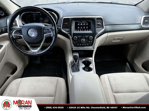 Used 2019 Jeep Grand Cherokee Laredo AWD/4WD image 14
