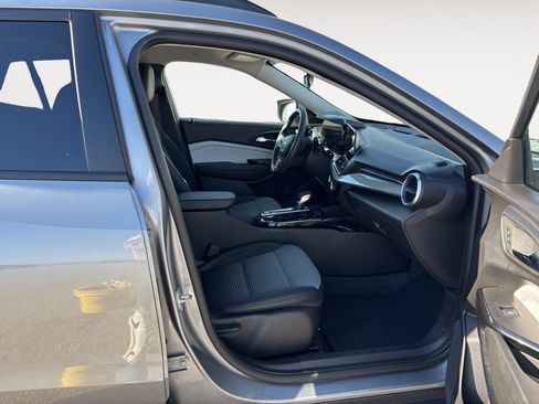 Used 2025 Chevrolet Equinox LT AWD/4WD image 23