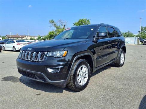 Used 2019 Jeep Grand Cherokee Laredo w/ Security & Convenience Group image 3