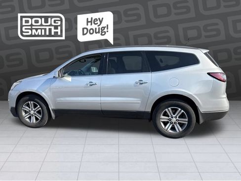 Used 2017 Chevrolet Traverse LT AWD/4WD image 2