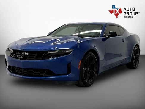 Used 2021 Chevrolet Camaro LT RWD image 5