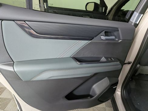 New 2026 GMC Acadia AT4 w/ Luxury Package AWD/4WD image 30