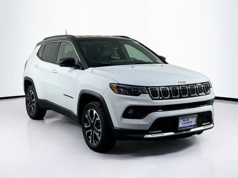 Used 2023 Jeep Compass Limited AWD/4WD image 3