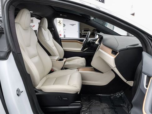 Used 2020 Tesla Model X Long Range image 41