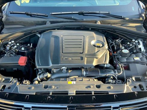 New 2025 Land Rover Range Rover Velar Dynamic SE image 9