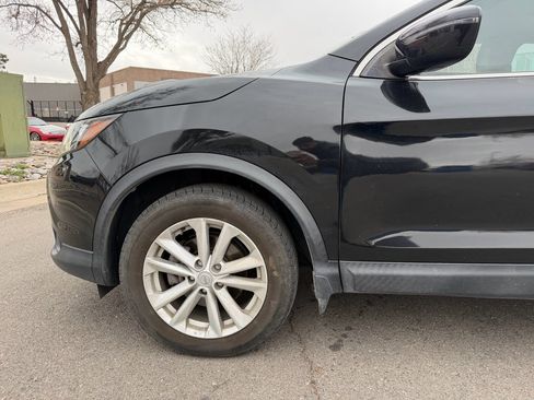 Used 2018 Nissan Rogue Sport SV image 14