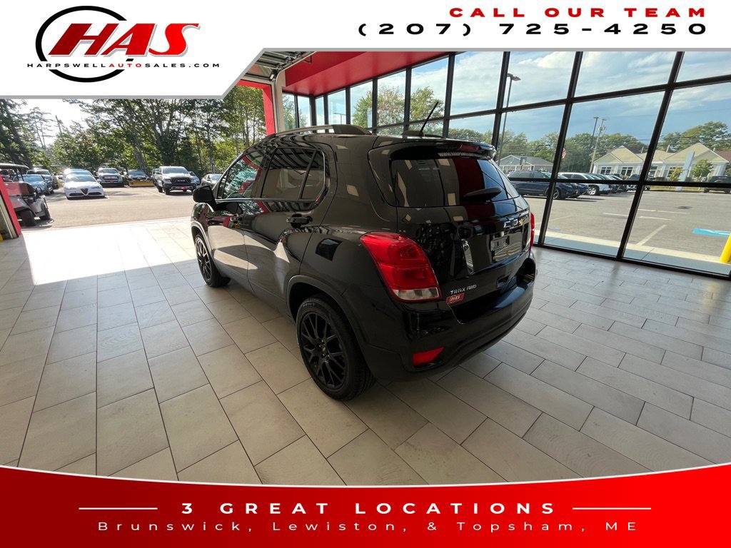 Used 2022 Chevrolet Trax LT w/ Midnight Edition AWD/4WD image 5