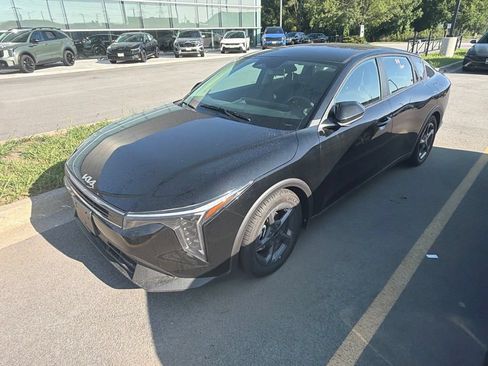 Used 2025 Kia K4 FWD image 3