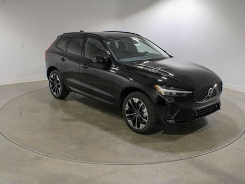Used 2026 Volvo XC60 B5 Plus w/ Climate Package AWD/4WD image 8
