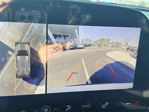 New 2026 Chevrolet Traverse LT w/ Driver Confidence Package image 19