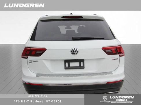 Used 2020 Volkswagen Tiguan SEL w/ 3rd Row Seat Package image 46