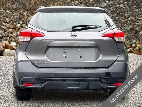 Used 2019 Nissan Kicks S FWD image 4