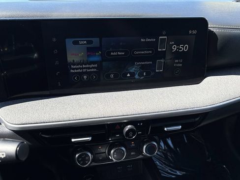 Certified 2025 Nissan Kicks SV AWD/4WD image 20