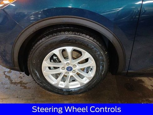 Used 2020 Ford Escape SE image 4