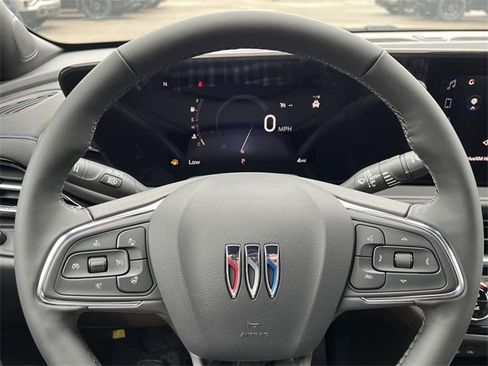 Used 2025 Buick Envista Sport Touring w/ Convenience I Package image 19