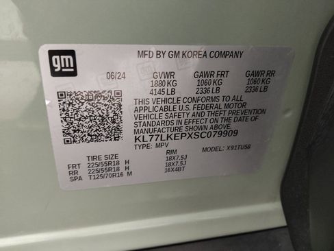Used 2025 Chevrolet Trax ACTIV w/ Sunroof Package FWD image 33
