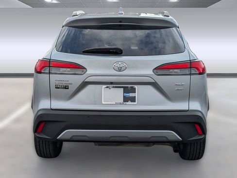 Used 2022 Toyota Corolla Cross XLE image 10