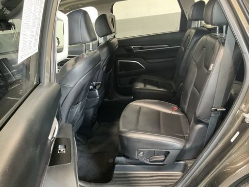 Used 2025 Kia Telluride S AWD/4WD image 28