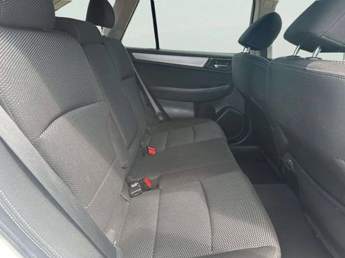 Used 2019 Subaru Outback 2.5i Premium w/ Popular Package #2 AWD/4WD image 13