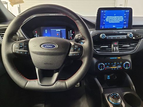 Used 2023 Ford Escape ST-Line image 22