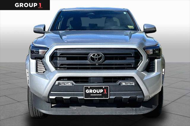 Certified 2025 Toyota Tacoma SR5 AWD/4WD image 5