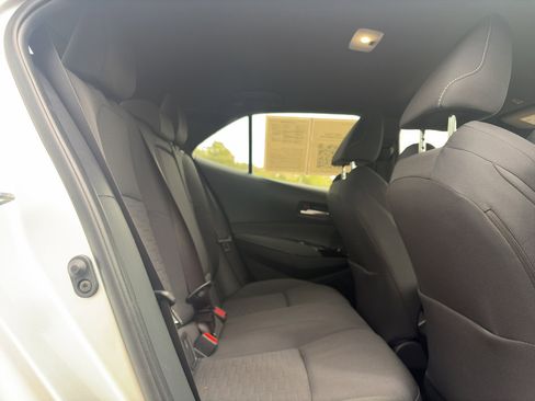 Used 2025 Toyota Corolla SE image 18